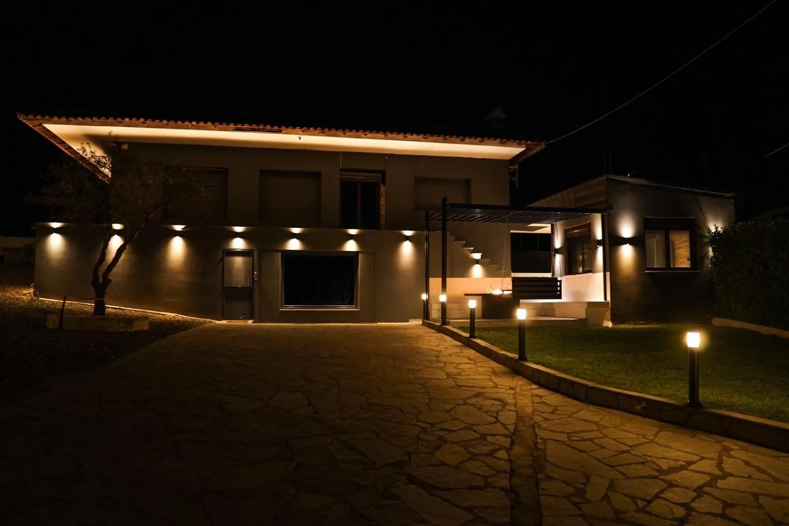 Tsiaras House location